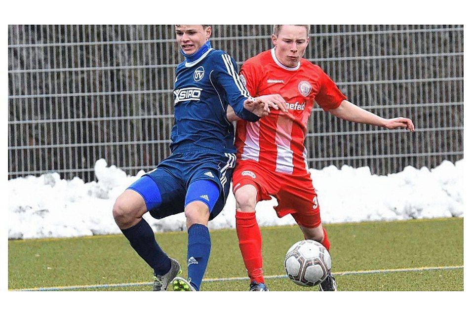 Tim Schmal (r.) und der FC Mecklenburg Schwerin mussten sich im ersten Test gegen den TSV Bützow mit einem 4:4 begnügen.