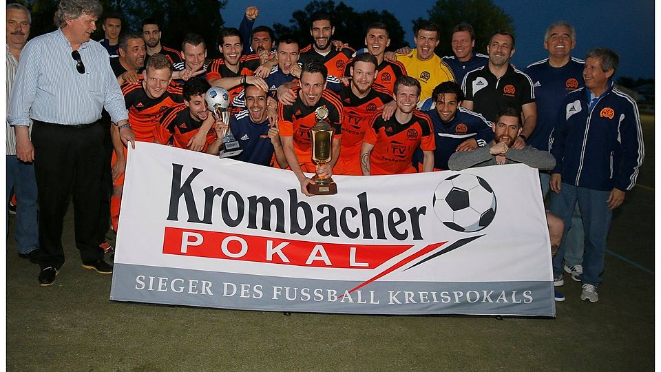 Strahlende Sieger: Der SV Wiesbaden ist Kreispokalsieger. Foto: René Vigneron