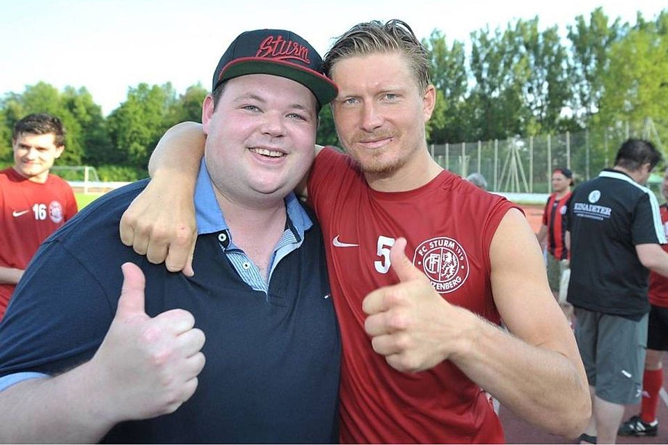 Mit dem FC Sturm Hauzenberg stieg Roos 2015 in die Landesliga auf.