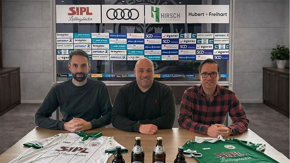 Von links nach rechts: Der neue Cheftrainer Steffen Israel, Sportlicher Leiter Tobias Grimm und der neue Co-Trainer Michael Wittmann.