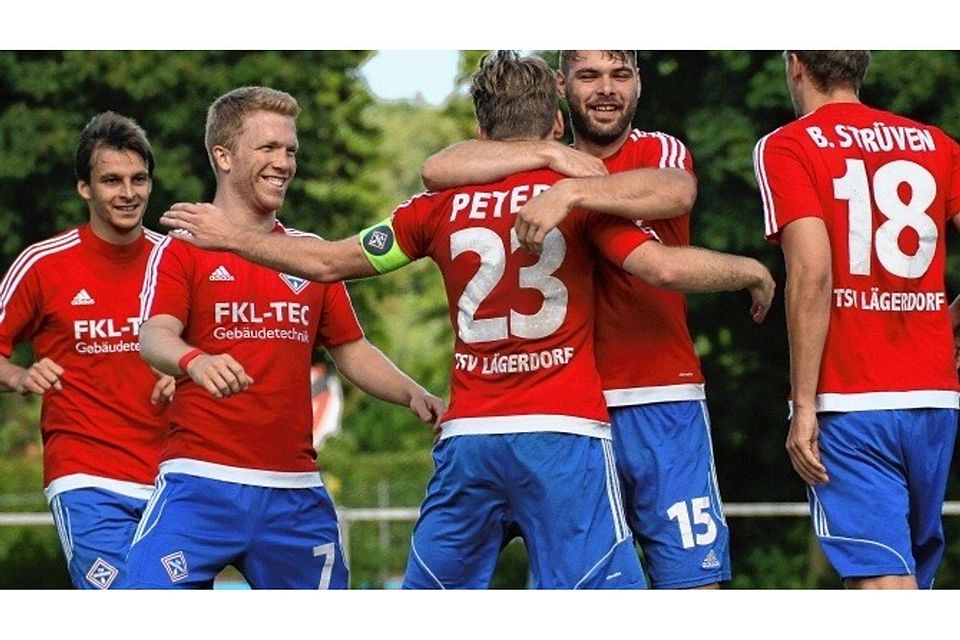 Über eine erfolgreiche Saison freuen sich (von links) Yanneck Kuhr, Torben Matz, Bastian Peters, Edwart Jauk und Björn Strüven.