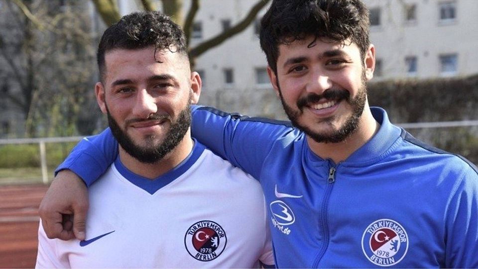 F: Yarar Taflan (links) spielt auch in der kommenden Saison für Türkiyemspor Berlin