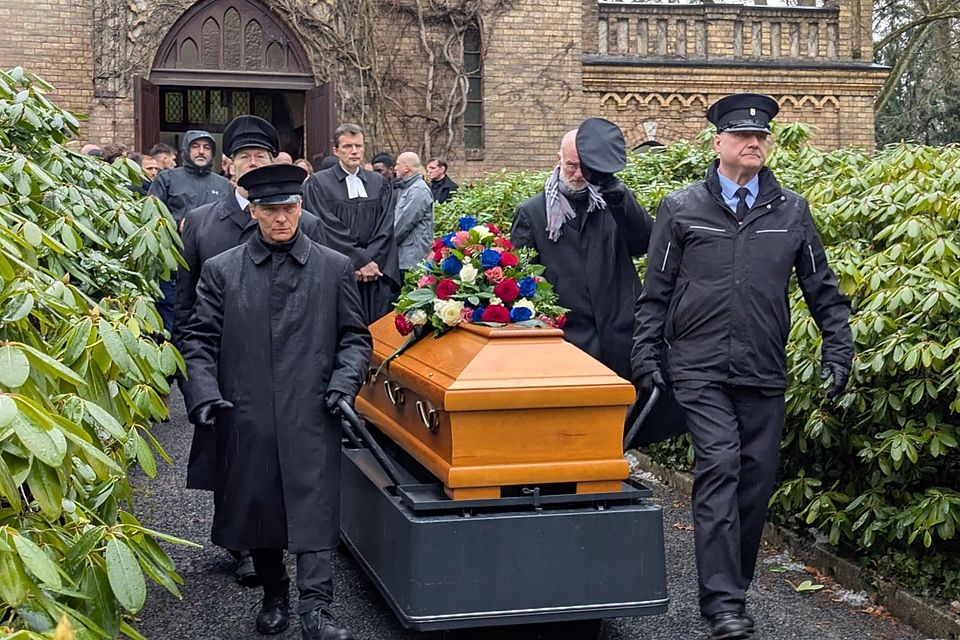 Grabträger von Hans Oertwig auf seinem letzten Weg