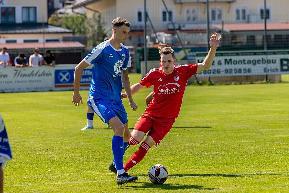 Fußball Bezirksliga SV Miesbach - TSV Bad Endorf Robert Mündl