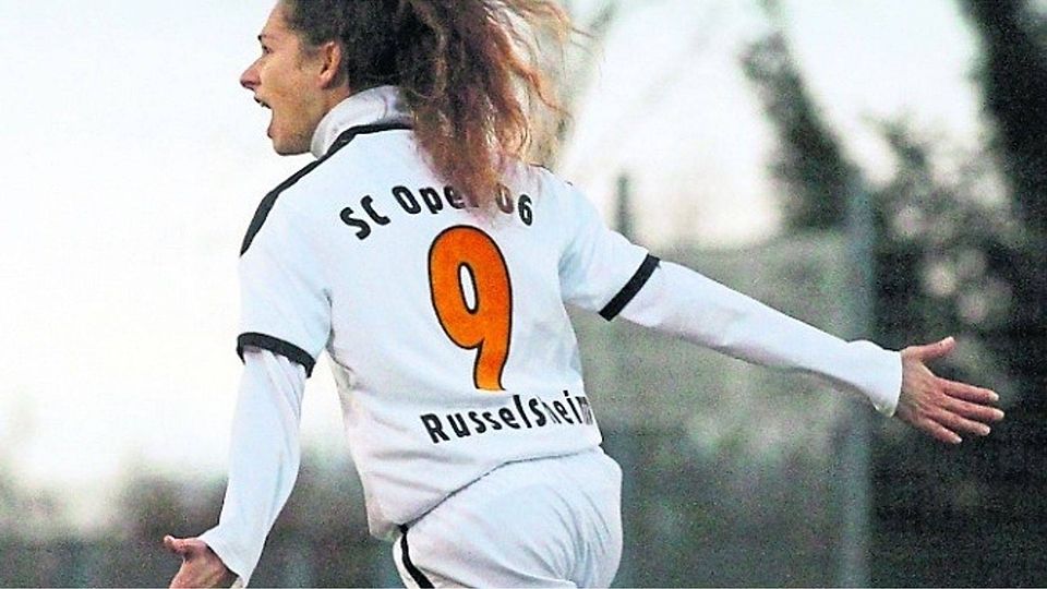 Doppelpack: Gina-Lolita Buglisi erzielt beim Pokal-Erfolg des SC Opel Rüsselsheim zwei Treffer. 	Foto: Vollformat/André Dziemballa