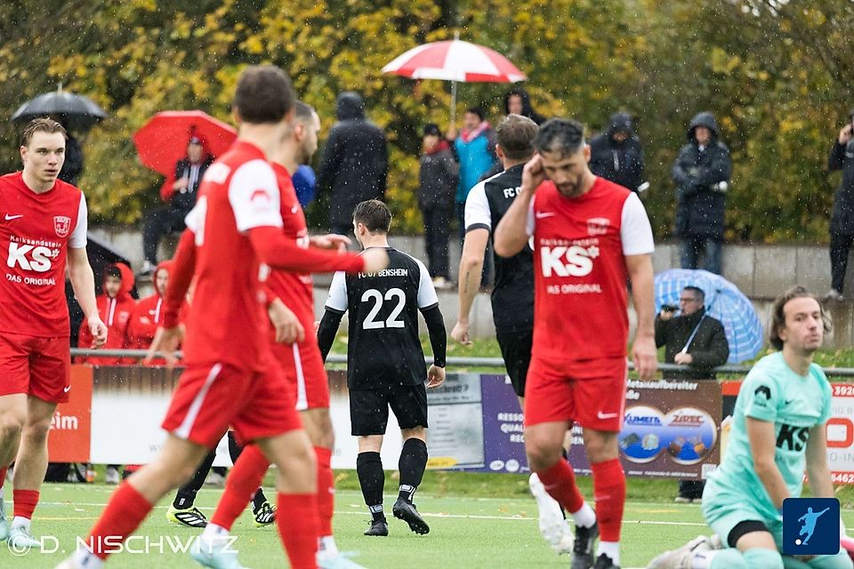 Bittere Heimniederlage für den TSV Rot-Weiß Auerbach. Bittere Heimniederlage für den TSV Rot-Weiß Auerbach.
