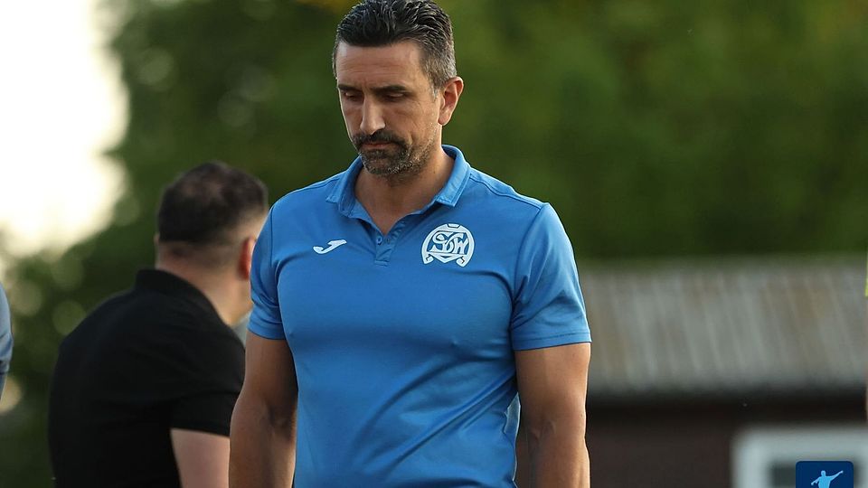 Der SV Wiesbaden  um Trainer Daniel Löbelt steht nach der 1:2-Niederlage in Kinzenbach mit einem Bein in der Gruppenliga.