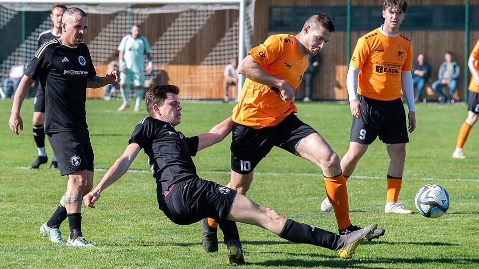 Die SG Chambtal (in Schwarz) schlittert Richtung Kreisliga.