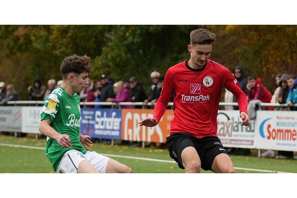 Nico Götz (r.) und sein SC Waldgirmes stoßen beim Turnier des SV Baurebach bis ins Finale vor, müssen sich in diesem aber dem TSV Eintracht Stadtallendorf geschlagen geben. © Peter Bayer