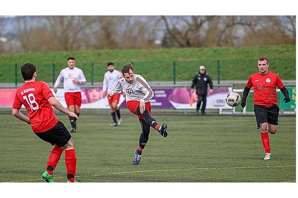 Langenlonsheim gegen den VfL Rüdesheim war eines von fünf Spielen, die am Sonntag stattfinden konnten. F: Coutandin Langenlonsheim gegen den VfL Rüdesheim war eines von fünf Spielen, die am Sonntag stattfinden konnten. F: Coutandin