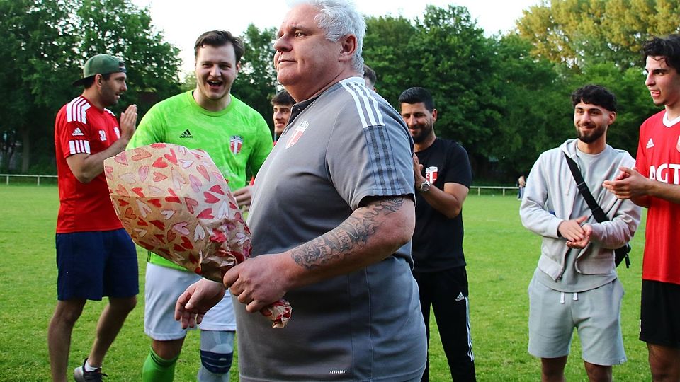 Klaus Klock (hier bei der Verabschiedung beim FC Türkiye) übernimmt den Manager-Posten beim ambitionierten Süd-Bezirksligisten Dersimspor. 