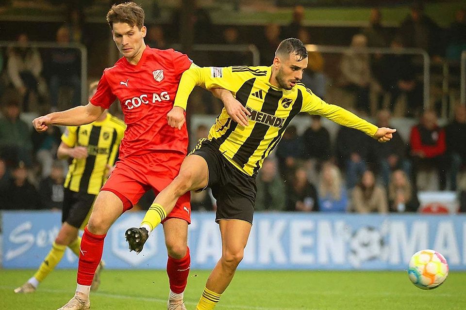 Kirchanschöring (gelb-schwarz) ist beim TSV Kottern gefordert. Kirchanschöring (gelb-schwarz) ist beim TSV Kottern gefordert.