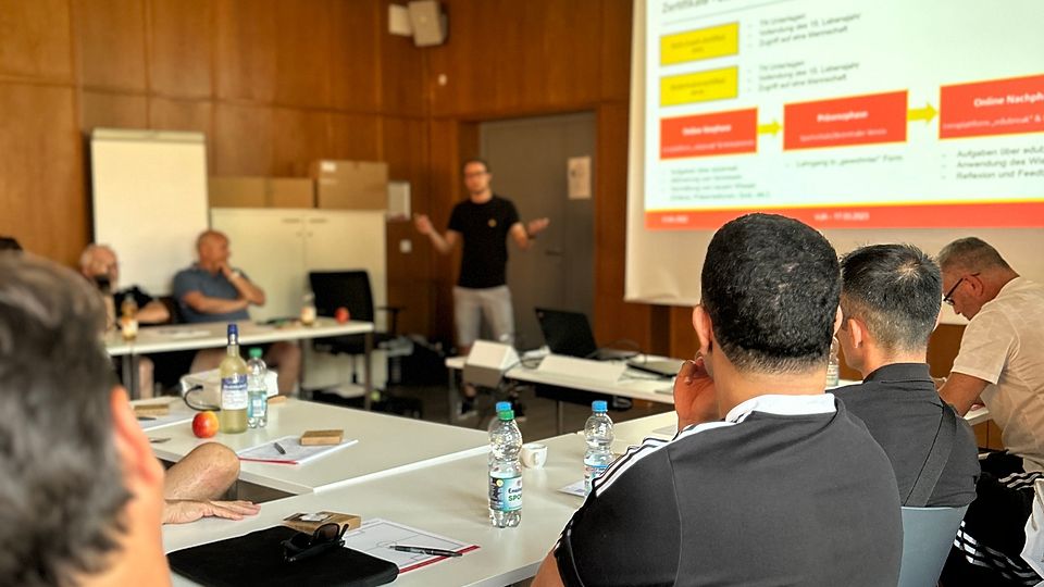 DFB-Stützpunkttrainerfortbildung