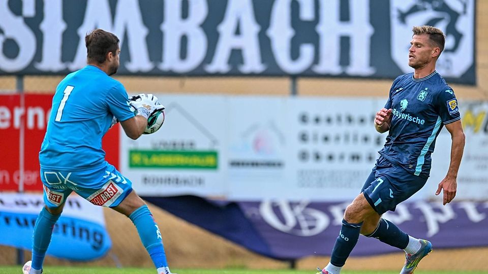 Florian Niederlechner (r.) steht gegen den Kreisligist Reichmannsdorf nicht im Kader.