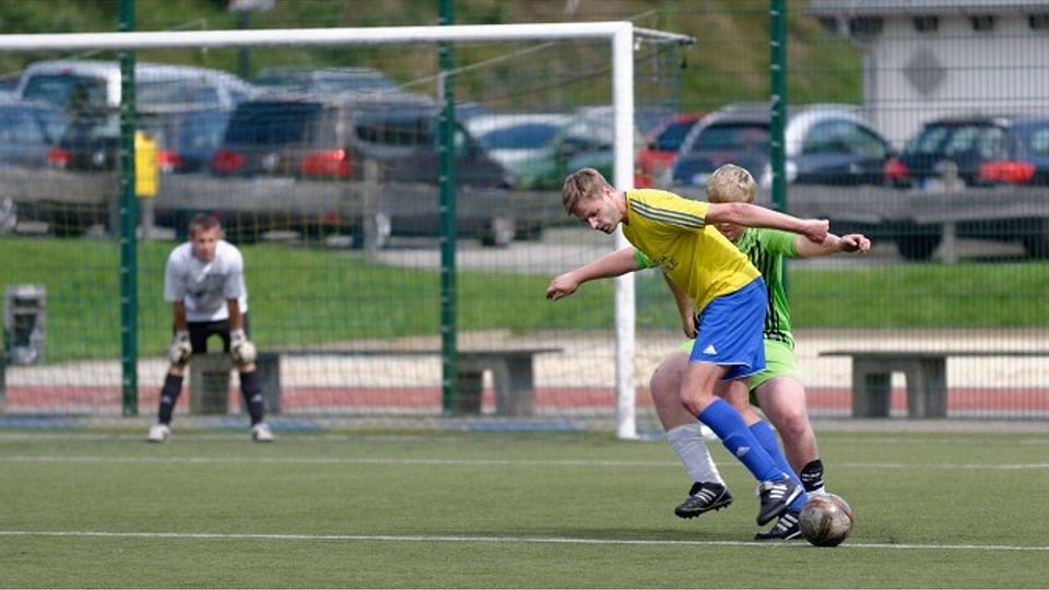 Die Sportfreunde Birkelbach II setzten sich gegen Grün-Weiß Eschenbach durch.   Foto: Meik Beuter