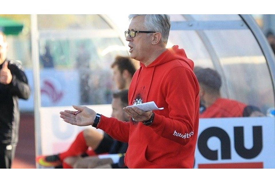 Wohin der Weg von Esad Kahric führt, ist noch nicht klar. Dass er den Bayernligisten 1. FC Sonthofen im Sommer verlässt, ist dagegen fix. F.: Dieter Latzel Wohin der Weg von Esad Kahric führt, ist noch nicht klar. Dass er den Bayernligisten 1. FC Sonthofen im Sommer verlässt, ist dagegen fix. F.: Dieter Latzel