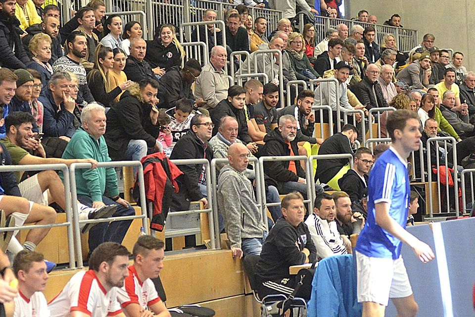 Gut gefüllt waren die Ränge in der Sporthalle des TSV Friedberg beim Augsburger Kreisfinale am Dreikönigstag.