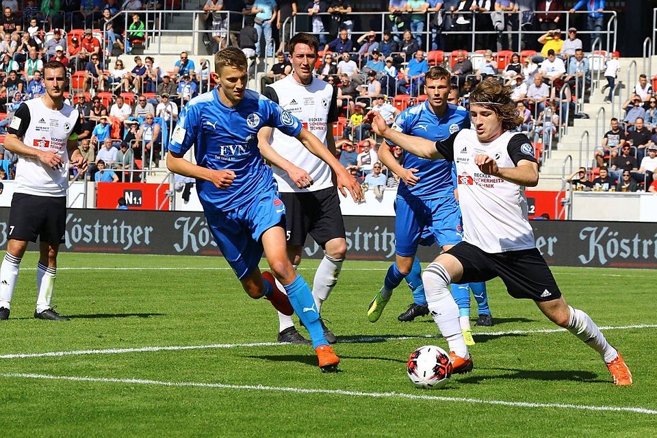 In der 1. Hauptrunde kommt es zu einer Neuauflage des Pokalfinales von 2019 zwischen Bad Langensalza und Wacker Nordhausen. Mittlerweile spielen beide Teams auch in der gleichen Liga. Damals waren sie durch zwei Spielklassen getrennt. 