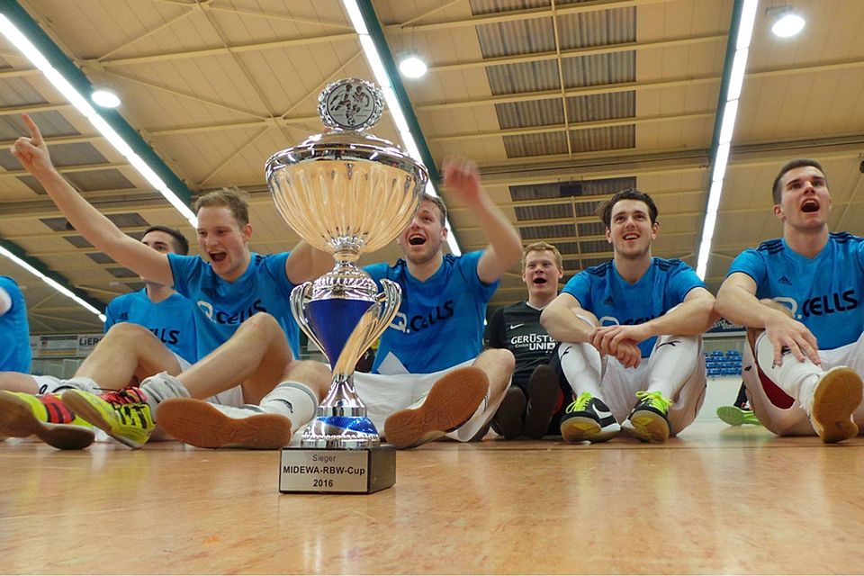 Thalheim feierte den Turniersieg gemeinsam mit seinen Fans. Foto: Rinke