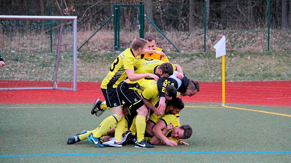 So wollen sie nach Möglichkeit auch im Endspiel jubeln: Die Chancen auf ein Finale an der Bieselheide sieht der BSC Fortuna Glienicke jedoch als gering an. Foto: Steffen Kretschmer