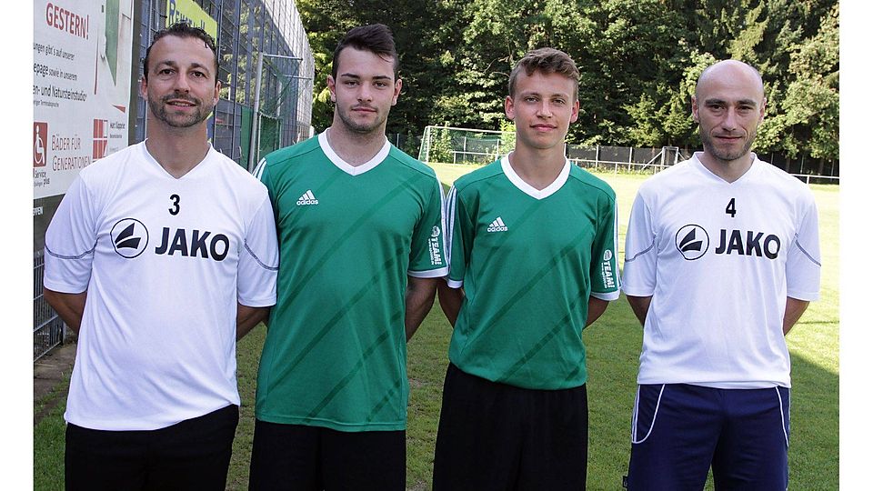 Trainer Marc Bachhuber (hinten li.) mit seinem neuen Co-Trainer Alexander Eberhardt und den neuen Spielern Daniel Johne (vorne li.) und Lasse Bethäuser. Foto: Yavuz Dural