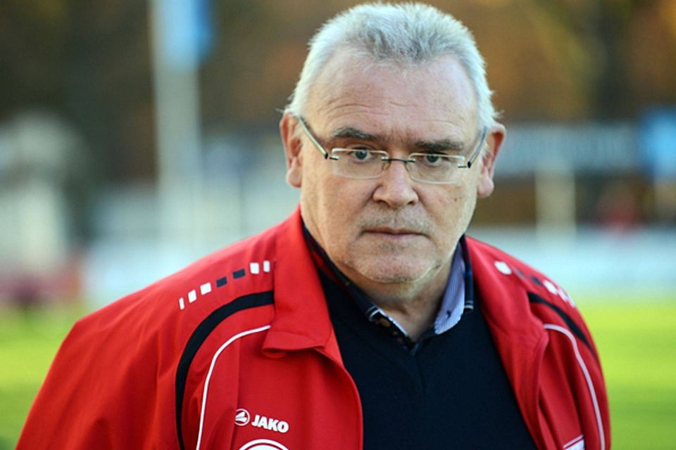 Rains Sportlicher Leiter Josef Meier ist "not amused" ob der lancierten Gerüchte um Noch-Eichstätt-Coach Jürgen Steib. F: Meier