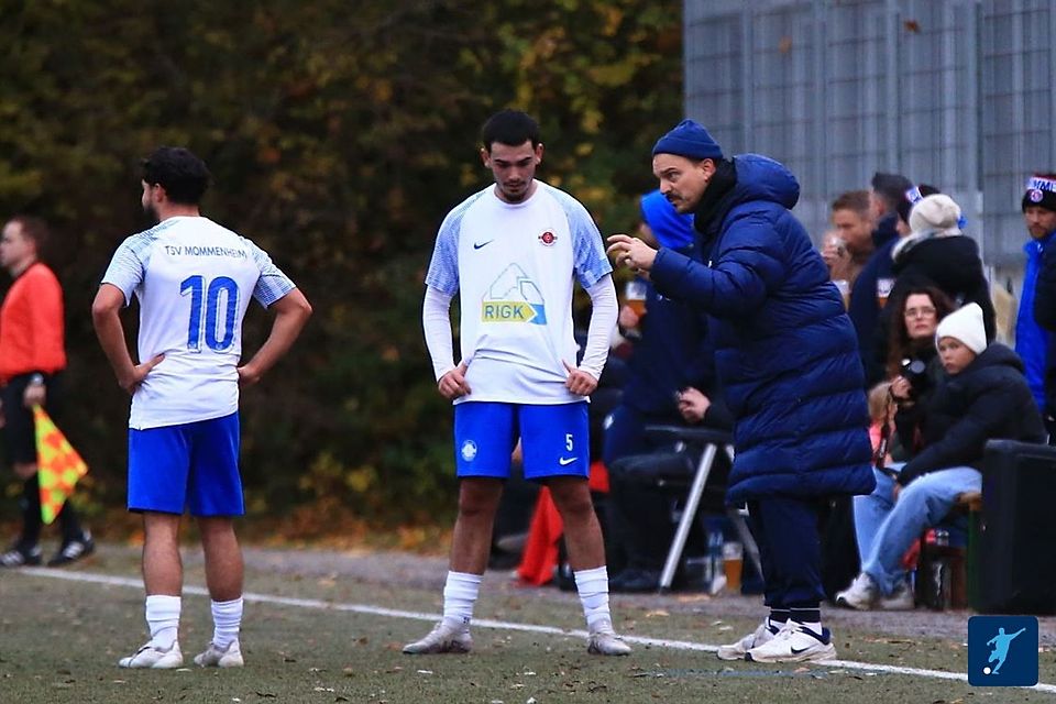 Sven Liebisch (rechts) gibt seinem Schützling Amar Kurtagic während dem Spiel gegen Ataspor Worms ein paar Instruktionen mit auf den Weg - in der kommenden Saison wird Liebisch das beim SV Gonsenheim machen. 