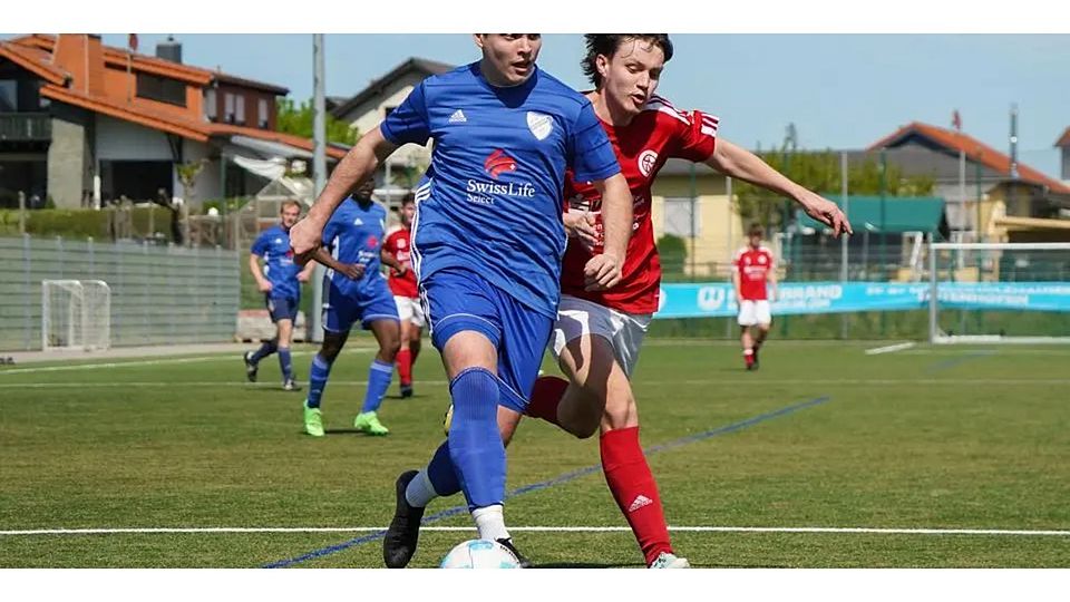 Kassieren mit ihren Teams in der A-Liga bittere Niederlagen: Nils Schäfer (l.) von der SG Niederbiel und Sören Blöhß vom SC Münchholzhausen/Dutenhofen II. Kassieren mit ihren Teams in der A-Liga bittere Niederlagen: Nils Schäfer (l.) von der SG Niederbiel und Sören Blöhß vom SC Münchholzhausen/Dutenhofen II. © Isabel Althof