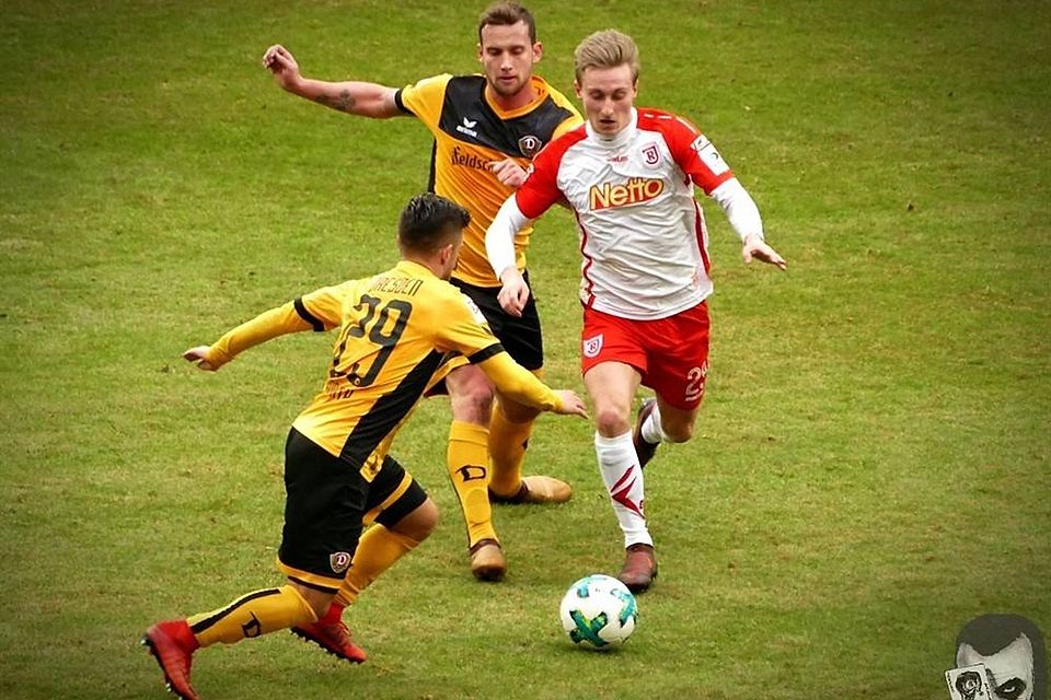 In der Saison 2017/18 stand Joshua Mees bereits beim SSV Jahn Regensburg unter Vertrag, nun soll er zurück an alkter Wirkungsstätte Spielpraxis sammeln.