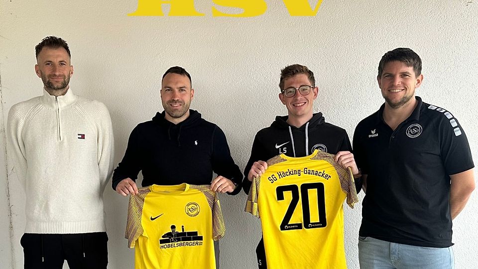 Von links nach rechts:  Guido Friebel (sportlicher Leiter); Lucas Schopf; Lukas Stoiber; Daniel Laubmeier (1. Vorstand HSV)  