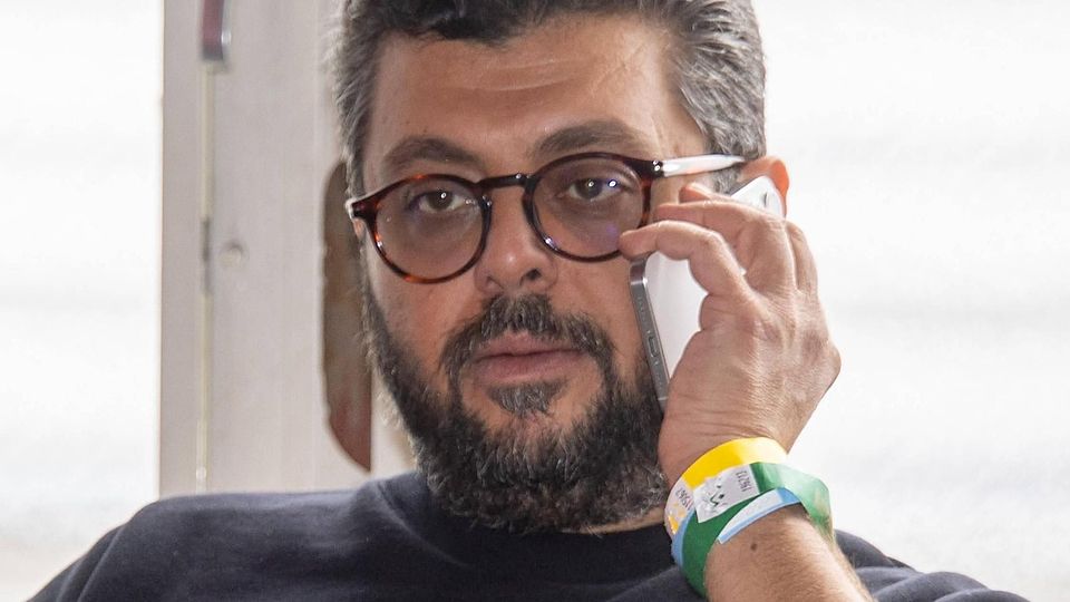 Der alte ist auch der neue Investor: Die Geschichte rund um die Münchner Löwen ist um ein kurioses Kapitel reicher – nicht alle Fans werden darüber jubeln.