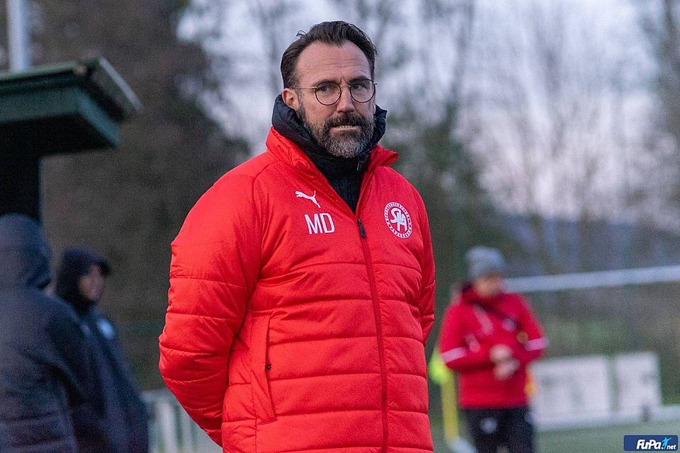 Heide-Trainer Markus Driller spielt mit seinem Team um den Aufstieg in die Landesliga mit.