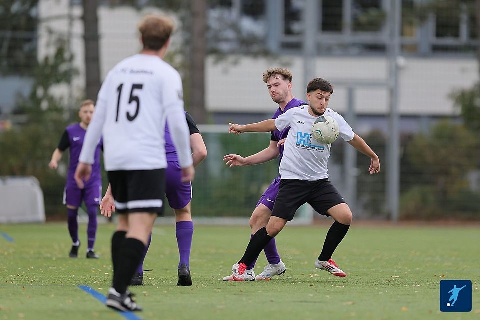 Nach Sulzbachs starkem Start übernimmt Hofheim das Kommando – und feiert am Ende einen deutlichen 6:1-Heimsieg.