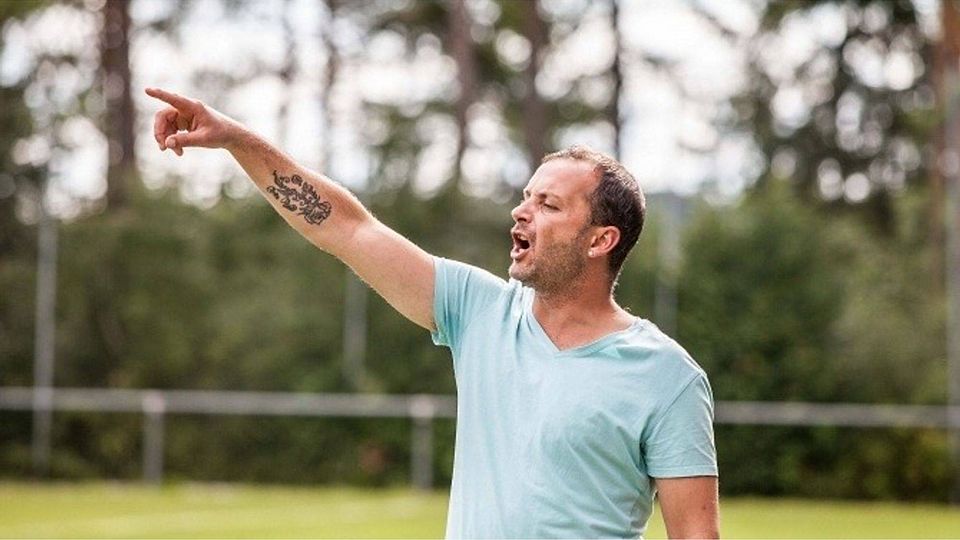 Giuseppe Donato will sich mit dem Bezirksliga-Aufstieg vom FV Burgberg verabschieden. Heute beginnt die Relegationsserie. Foto: HZ