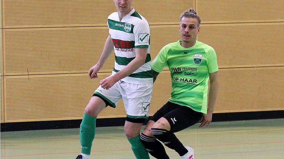Pavlo Stohniienko (r.) am Ball für den FC Penzberg.
