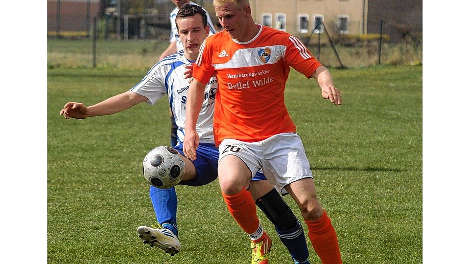 Für den SV Klein Belitz und Marco Loppnow (r.), hier in einem früheren Spiel, endete die Teilnahme im Kreispokal bereits in der ersten Runde. Manfred Schulz