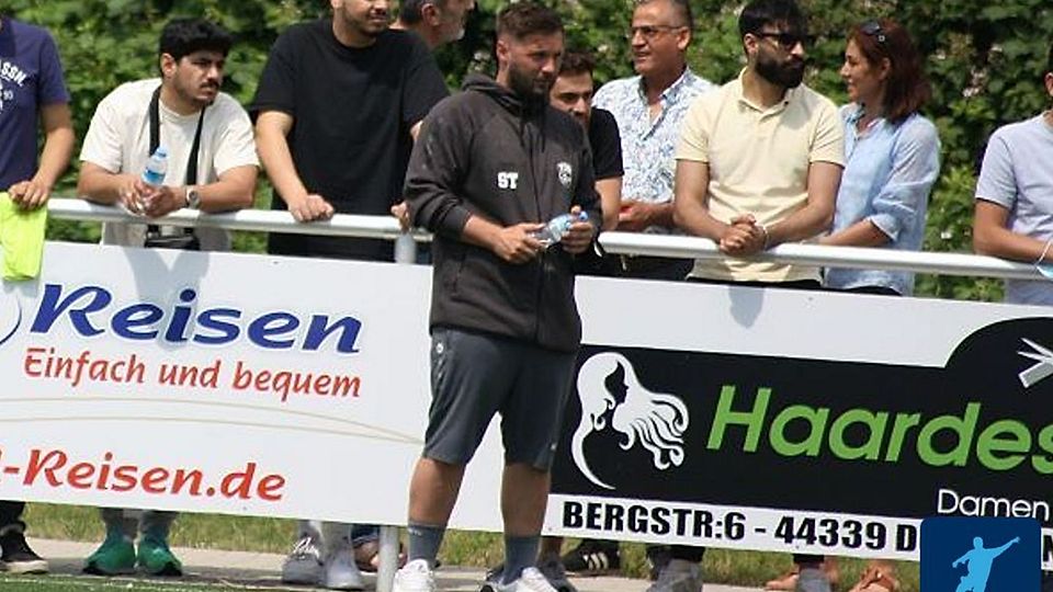 Sebastian Tyrala stand im Sommer noch bei Türkspor Dortmund an der Seitenlinie (Foto), bevor er im November zum Stadtrivalen wechselte.