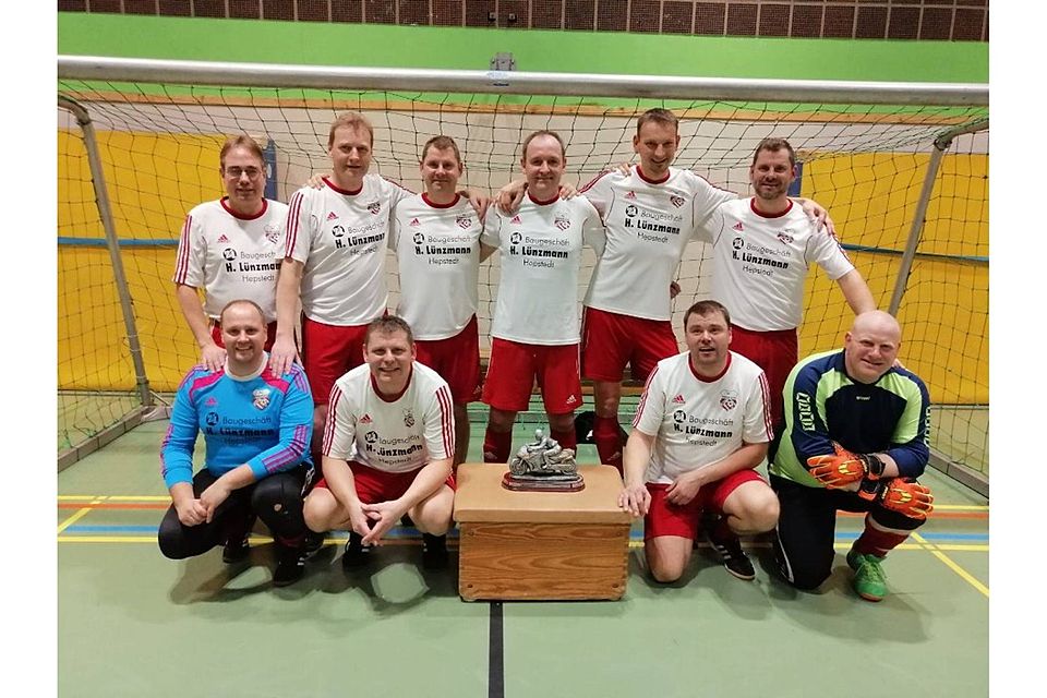 Beim eigenen Hallenturnier tritt das ansonsten mit Wörpetal fusionierte S40-Team des FC Ummel noch als eigene Mannschaft an – mit Erfolg.