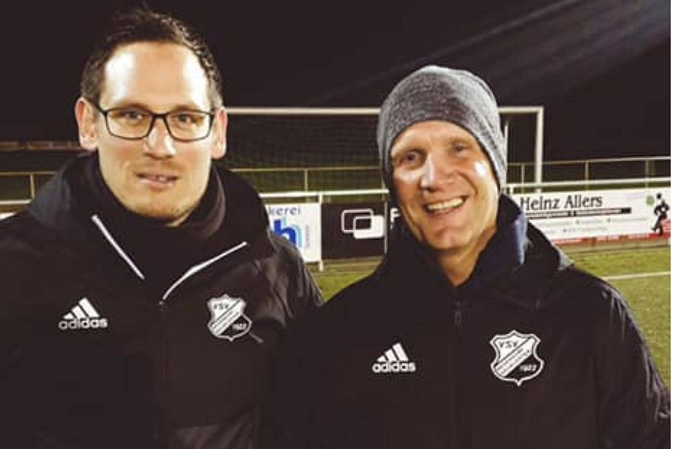 Co-Trainer Moritz Niebuhr mit dem neuen Trainer des VSV Hedendorf/Neukloster Torsten Haase (rechts im Bild).