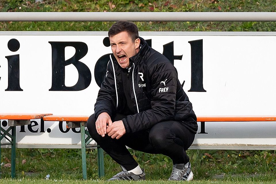 Dirigiert seit zweieinhalb Jahren die DJK Vilzing: Trainer Josef Eibl.