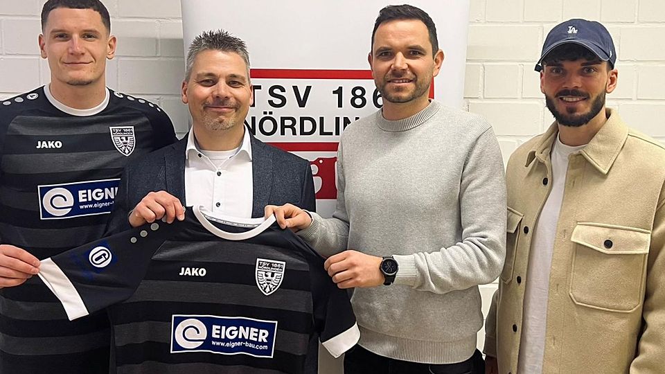 Kapitän Jens Schüler (von links), Abteilungsleiter Andreas Langer, der neue Cheftrainer Daniel Kerscher und Sportlicher Leiter Julian Brandt werden beim TSV Nördlingen in der Saison 2024/25 zusammenarbeiten.