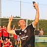Beim Aufstieg in die Kreisliga 2018 betätigte sich Georg Mayr noch als Selfie-Fotograf. Nun übernimmt er das Traineramt beim SV Thierhaupten.	