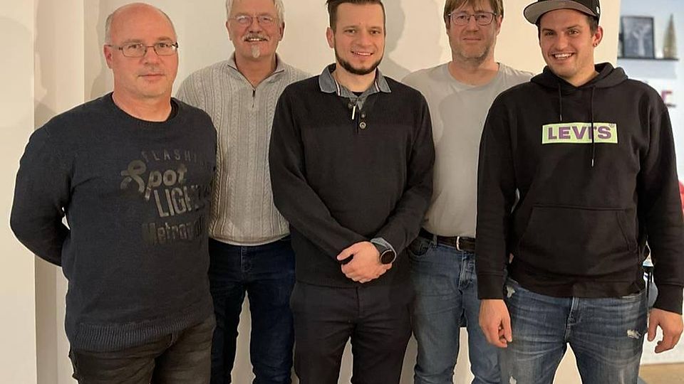 Alles für den TSV: Franz Biebl, Peter Wohner, Marcus Balbach, Rainer Hagl und Matthias Kurz (v. l.) wollen Grüntegernbach in den nächsten Jahren zurück in die Kreisklasse bringen.