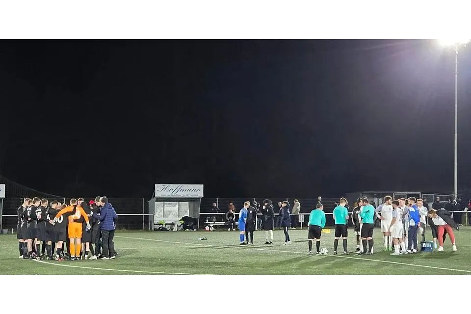 Bicken und Burg standen sich in der vergangenen Saison bereits im Viertelfinale gegenüber: Damals kegelte der TSV (re.) den SSC (li.) im Elfmeterschießen aus dem Cup. (Archivbild) © FuPa.net/Sven Firmenich Bicken und Burg standen sich in der vergangenen Saison bereits im Viertelfinale gegenüber: Damals kegelte der TSV (re.) den SSC (li.) im Elfmeterschießen aus dem Cup. (Archivbild) © FuPa.net/Sven Firmenich