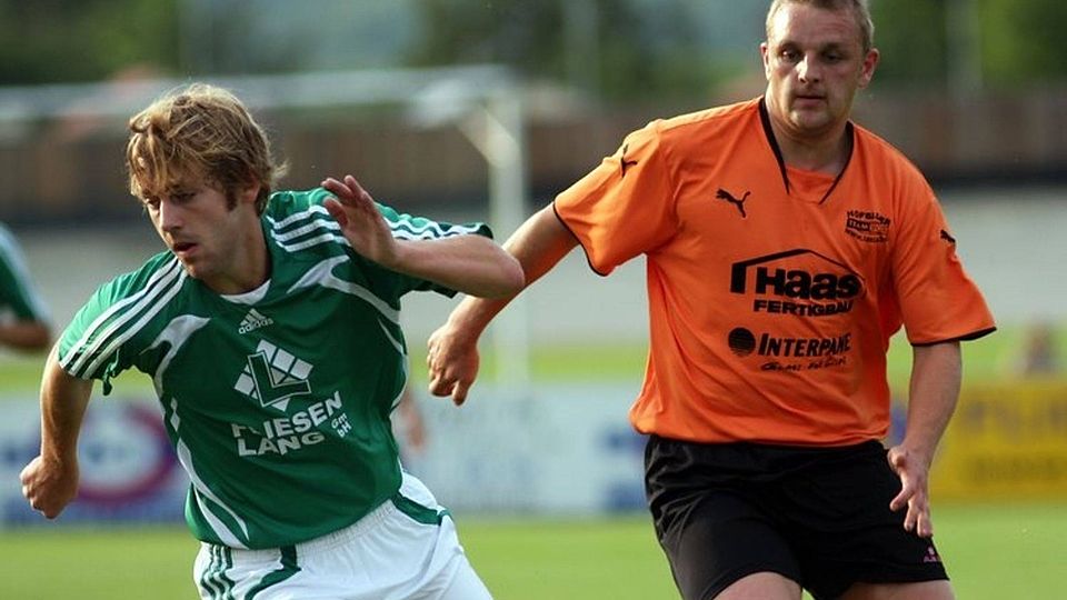 Tobias Friedl (re.) soll für die notwendigen Tore beim TSV Ludwigsthal sorgen  Foto:Wagner