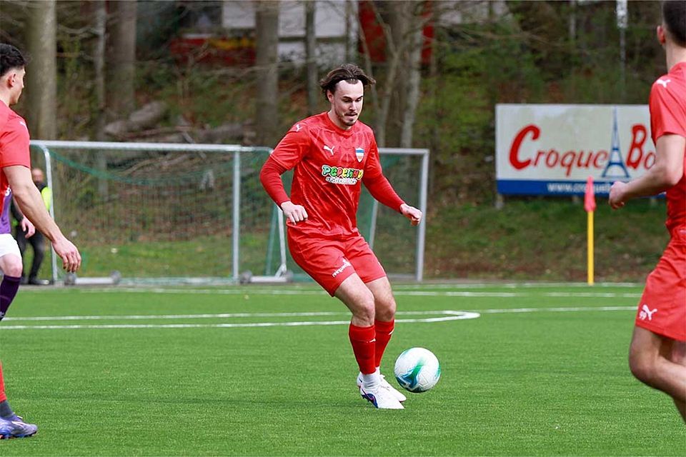 Moritz Haye (Inter Türkspor Kiel) musste verletzt raus nach der Halbzeit.