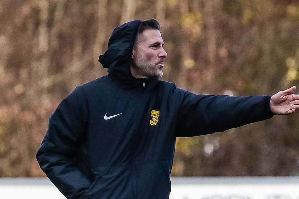 Wieder in Gelb-Schwarz: Der Marzlinger Christoph Ball coacht seit 2020 den Ost-Bezirksligisten Moosinning. Früher kickte er unter anderem auch für den SEF.