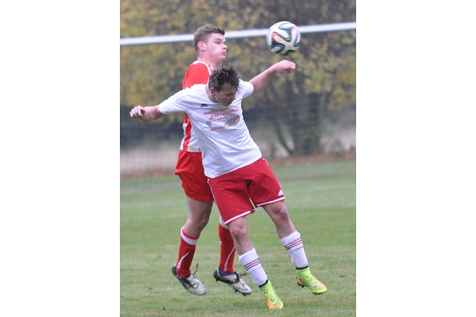 Die SG Nieder-Moos/Volkartshain/Völzberg musste sich vor heimische Kulisse dem Topteam von der SG Rückers II mit 1:3 geschlagen geben. 	Foto: Zinn