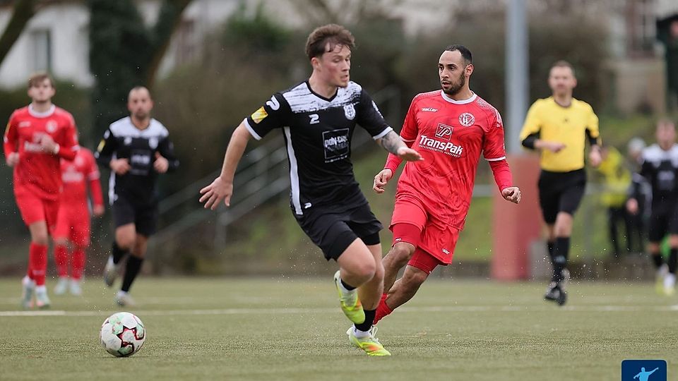 Zur Zeit in bärenstarker Verfassung: Niklas Voit (links) erzielte in Hanau einen Doppelpack.