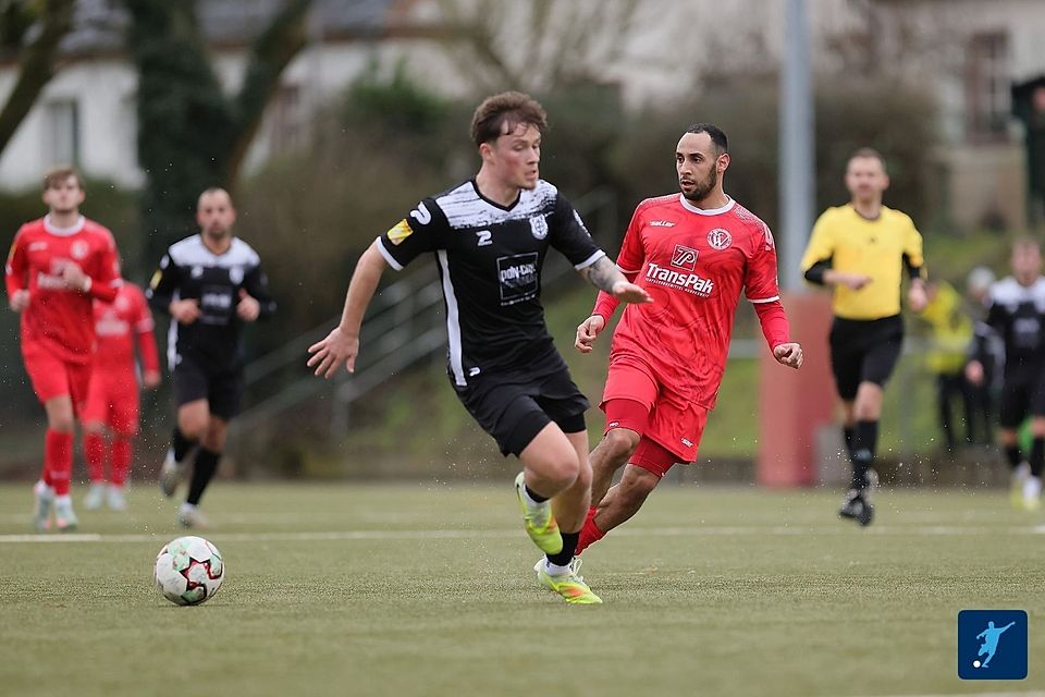 Zur Zeit in bärenstarker Verfassung: Niklas Voit (links) erzielte in Hanau einen Doppelpack.